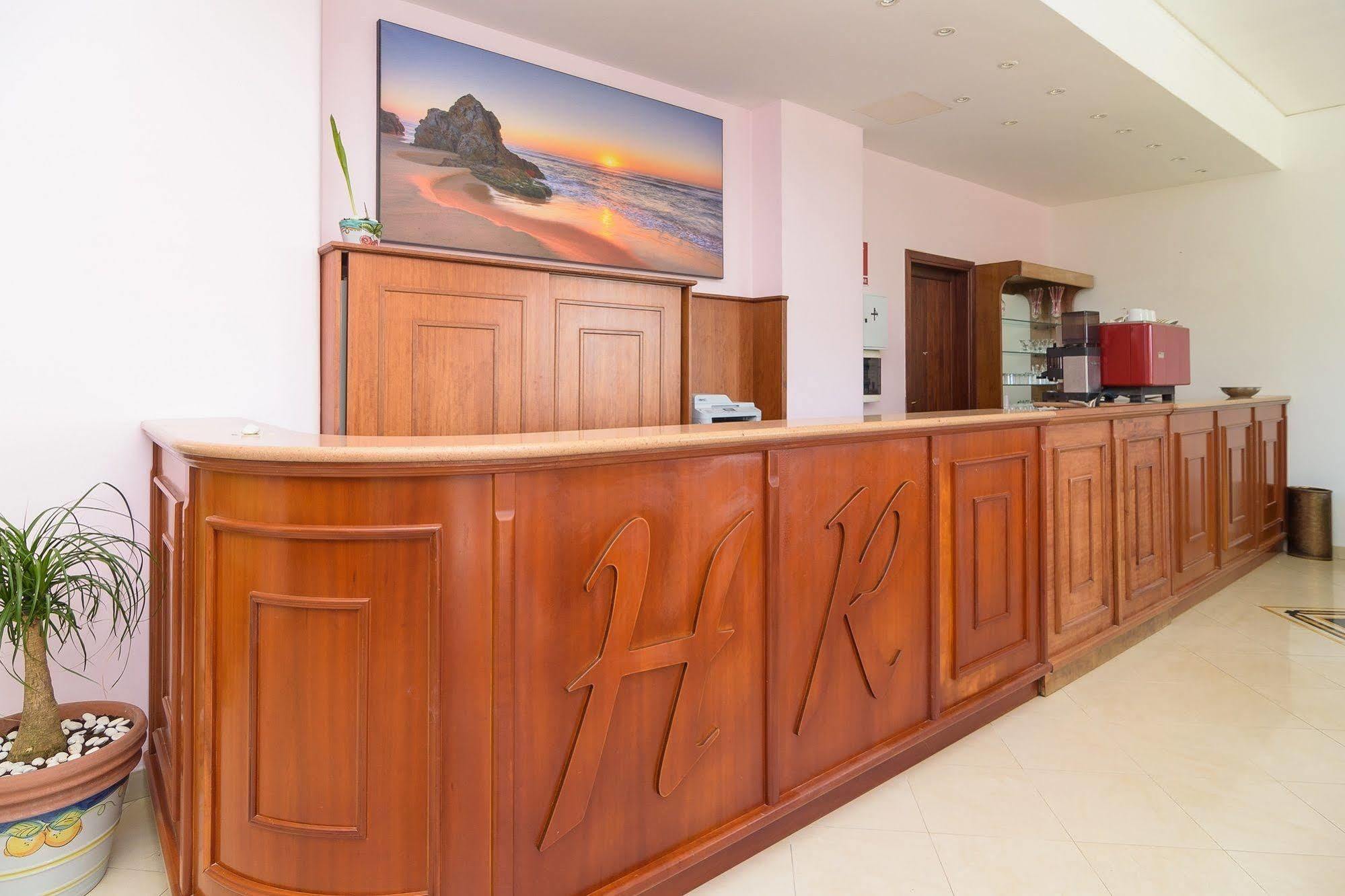 פרוסידה Hotel Riviera מראה חיצוני תמונה