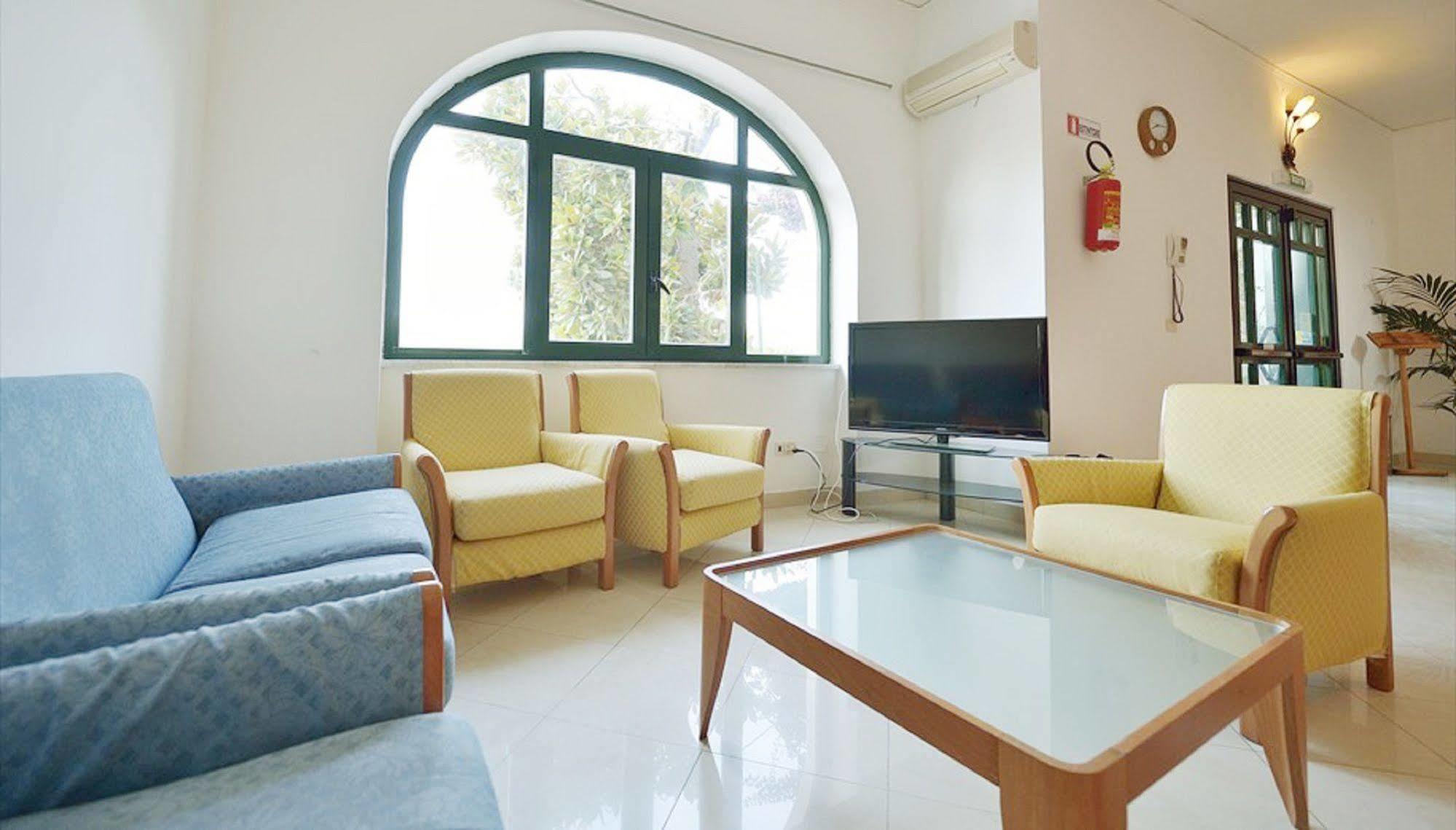 פרוסידה Hotel Riviera מראה חיצוני תמונה