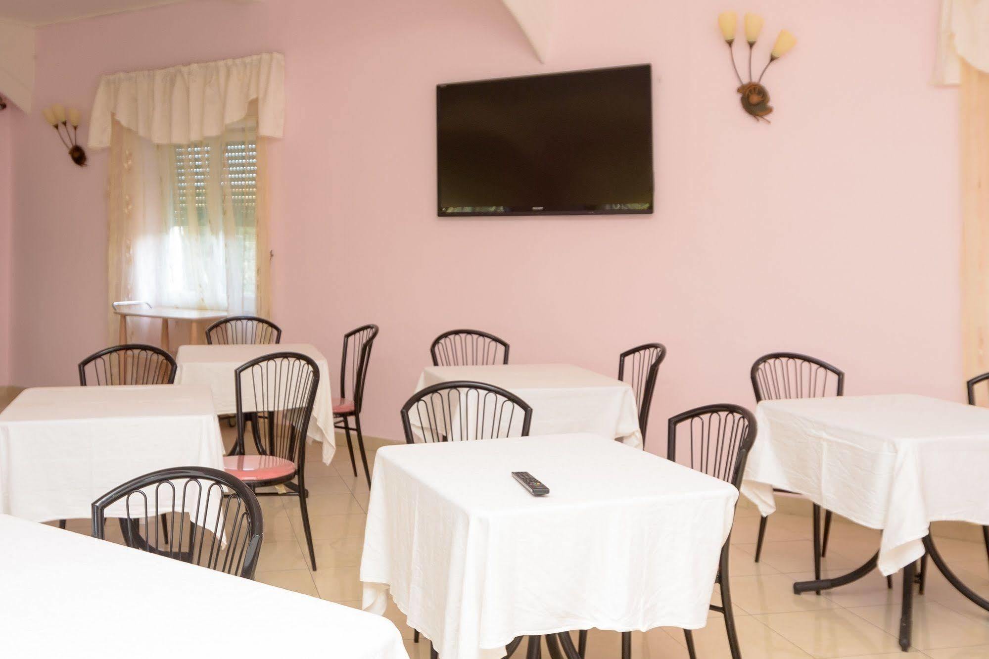 פרוסידה Hotel Riviera מראה חיצוני תמונה