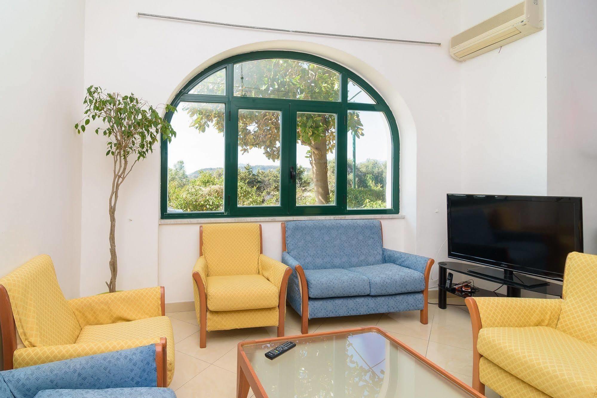 פרוסידה Hotel Riviera מראה חיצוני תמונה
